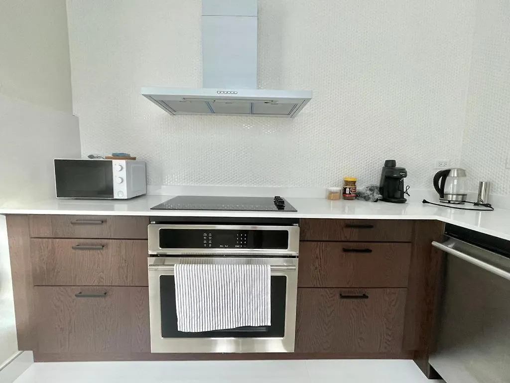 Stunning 3-Bedroom Beachside Apartment San Juan